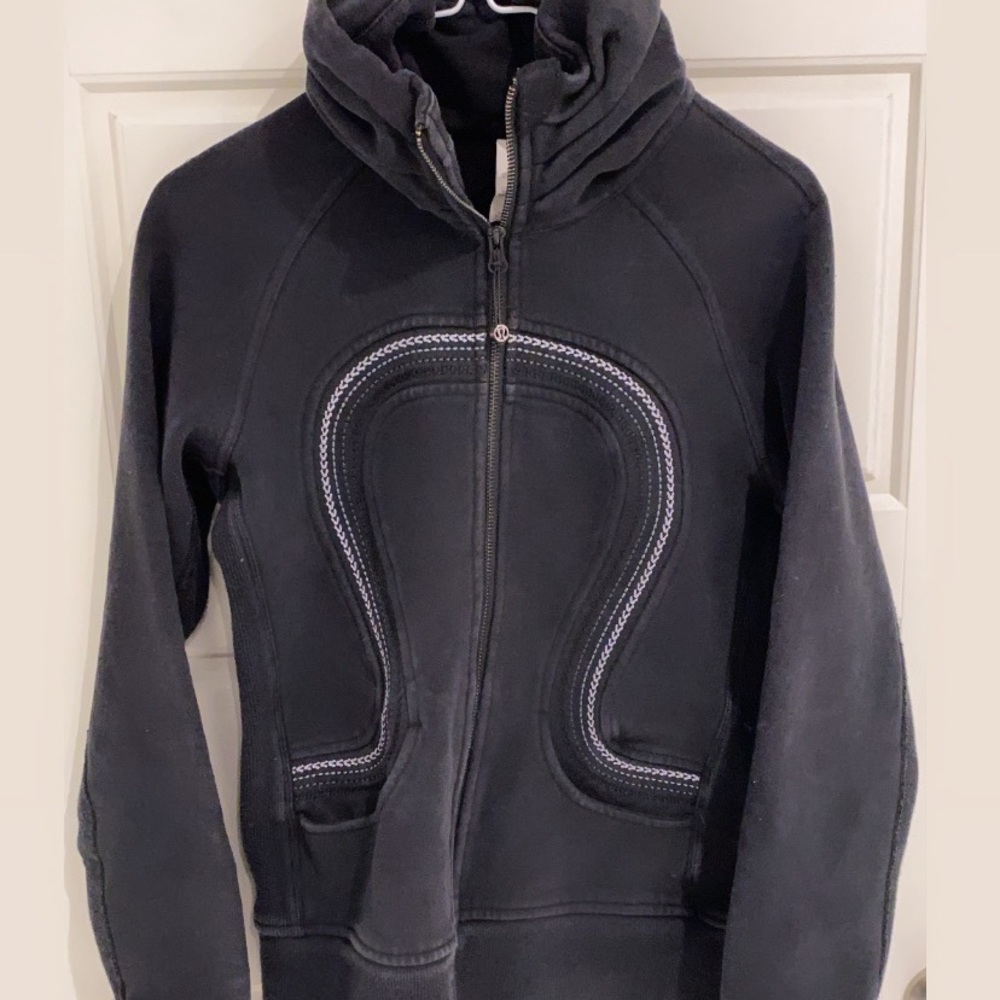 Lululemon black scuba sweater